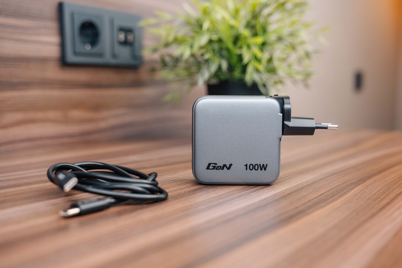 Gan Charger With Display 30239 July 2026 Df 12