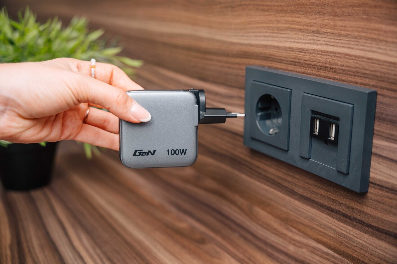 Gan Charger With Display 30239 July 2026 Df 4