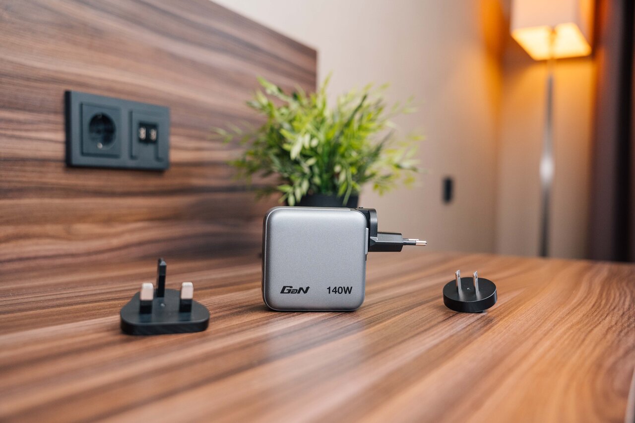 Gan Charger With Display 30240 July 2026 Df 1