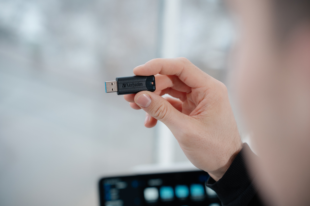 PinStripe USB-drev USB 3.2 Gen 1 - 64 GB