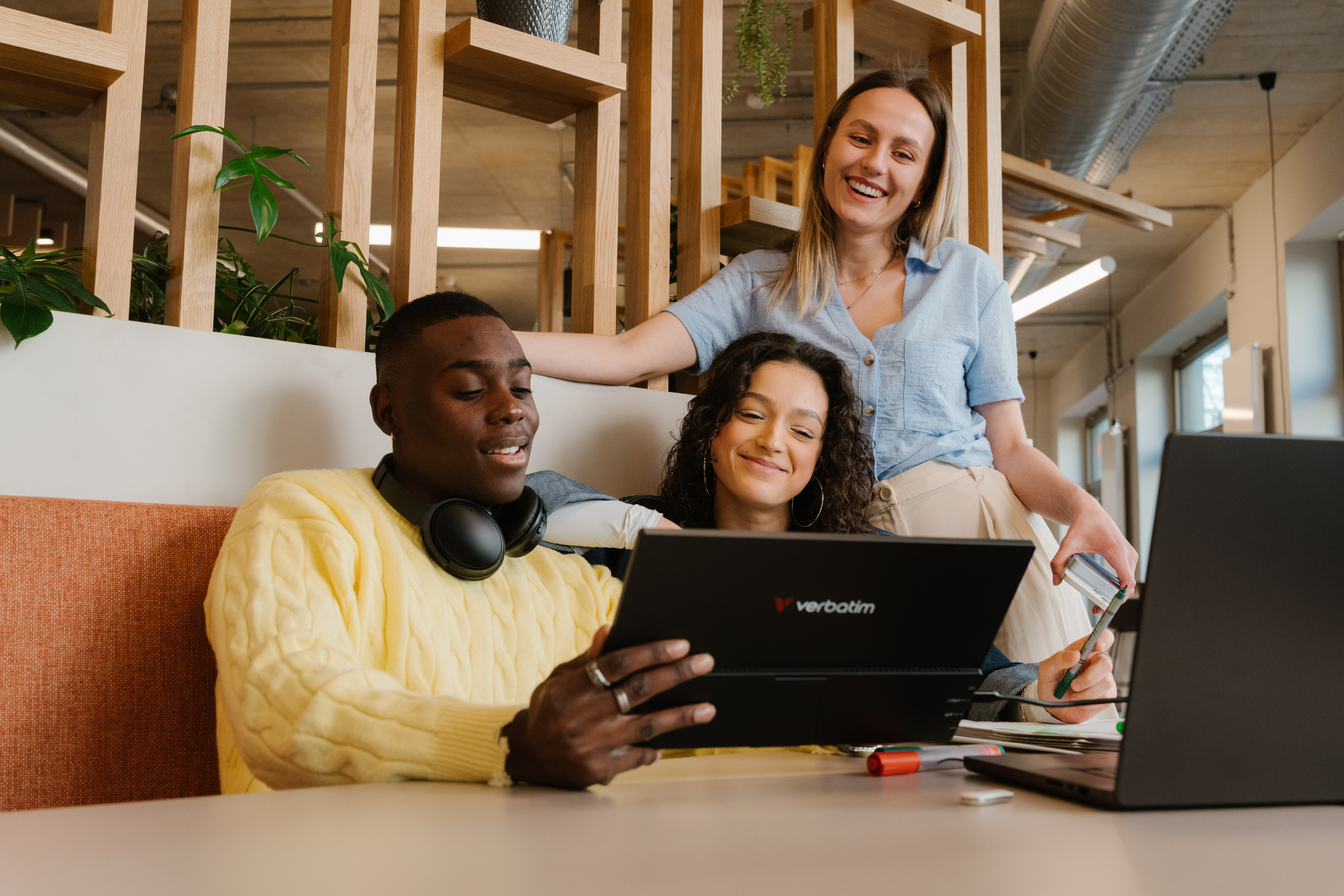 Verbatim Lifestyle Pictures Students Essentials Shooting March 2025 49590 Ab