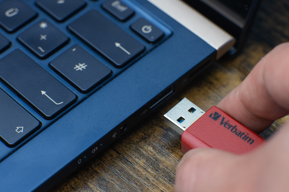 USB disk Store 'n' Click 2 × 32 GB červený/modrý