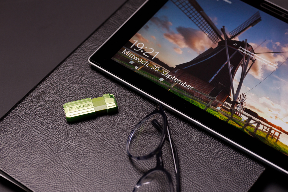 Unidad PinStripe USB de 64 GB Verde eucalipto